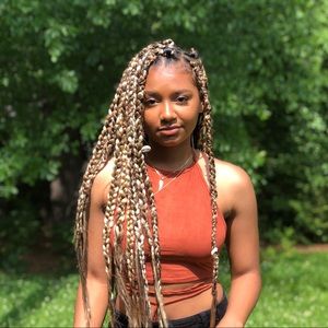 Meet your Posher, Nadia